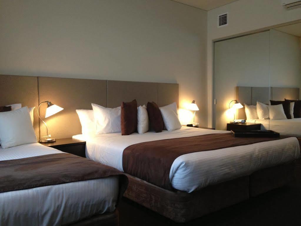 Hotel Mantra Melbourne Melton Extérieur photo
